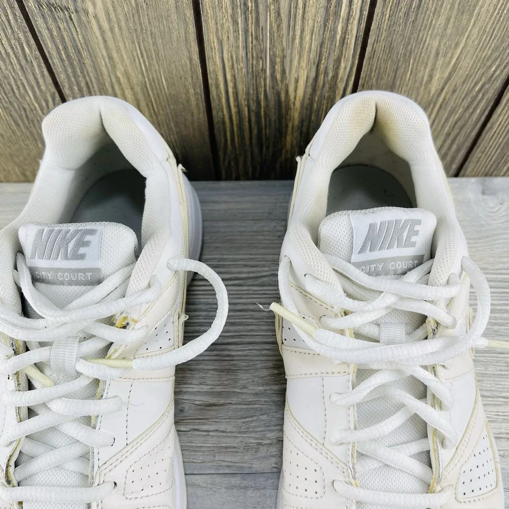 Nike Women City Court Low Top White Sneakers Size 9.5 White Silver Athletic